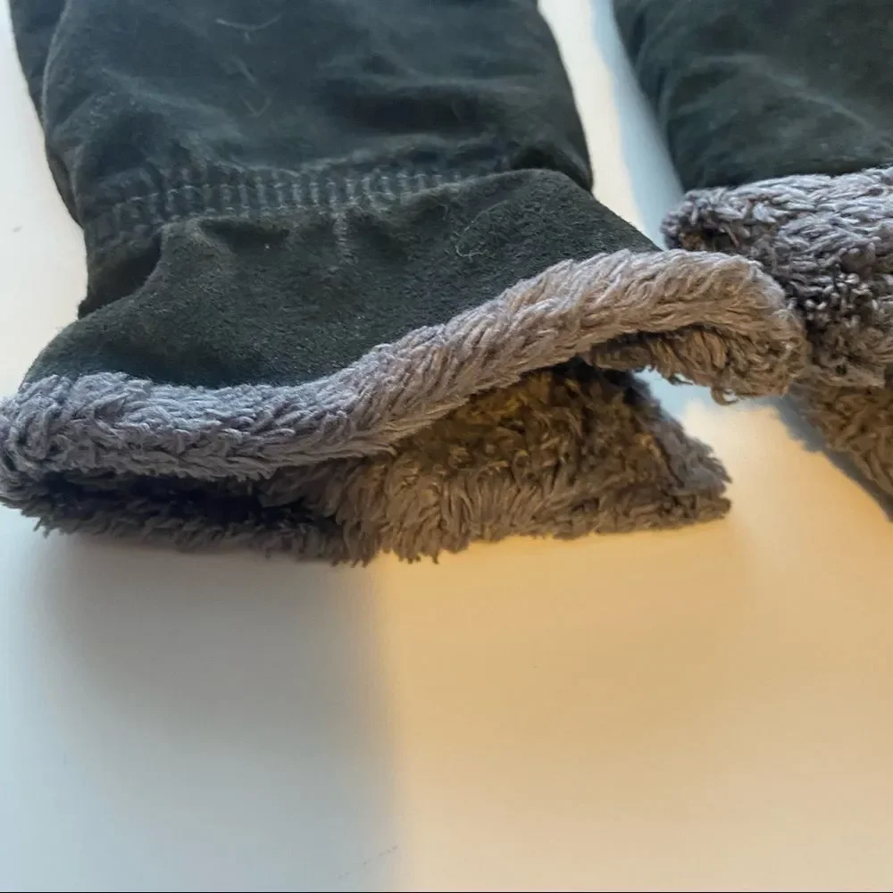𝅺Black Small Winter gloves fuzzy inside